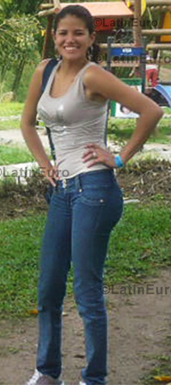 Date this passionate Colombia girl Diana from Armenia C8675