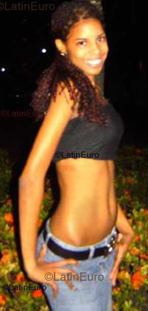 Date this lovely Dominican Republic girl Ruth from Santo Domingo N-102