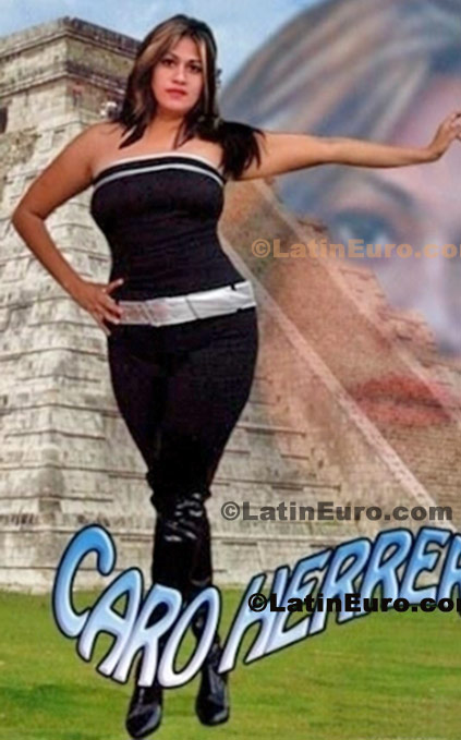 Date this athletic Mexico girl Gabriela from Cancun N-1088