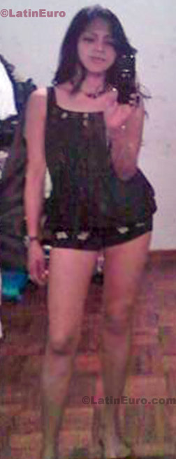 Date this voluptuous Any Country girl Pily from Lima N-1241