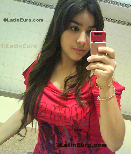 Date this charming Mexico girl Veronica from Culiacan N-1392