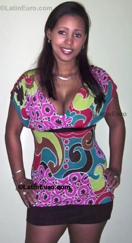 Date this georgeous Dominican Republic girl Dianela- from Santo Domingo N-1507