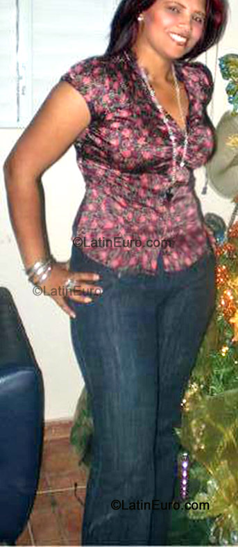 Date this lovely Dominican Republic girl Scarlimil from Hato Mayor del Rey N-1641