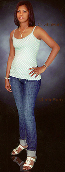 Date this good-looking Dominican Republic girl Gladys from Santiago N-31