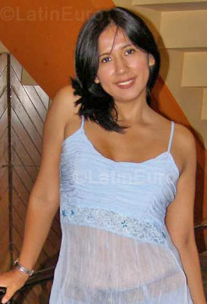 Date this attractive Peru girl Patricia from Ayacucho N-384