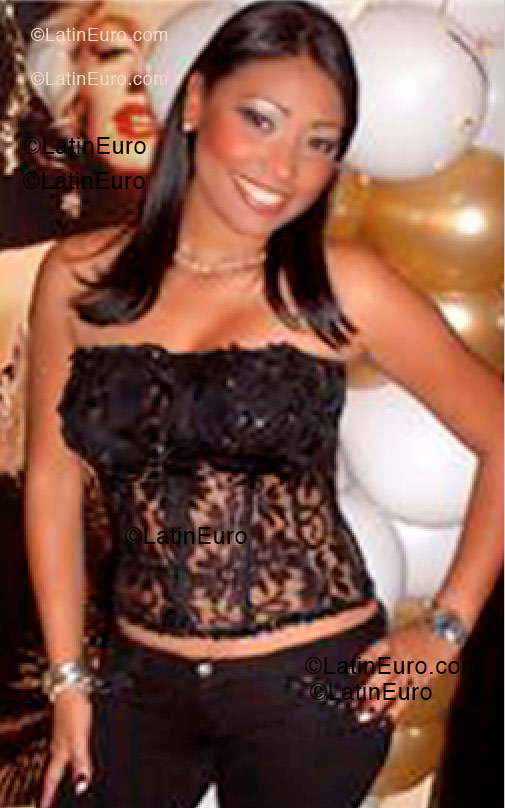 Date this georgeous Dominican Republic girl Angela from Santo Domingo N-40