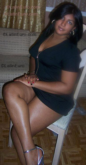 Date this athletic Any Country girl Santi from Danbury N-44