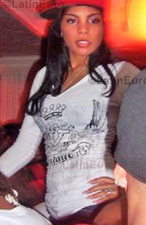 Date this athletic Dominican Republic girl Raquel from Santo Domingo N-683