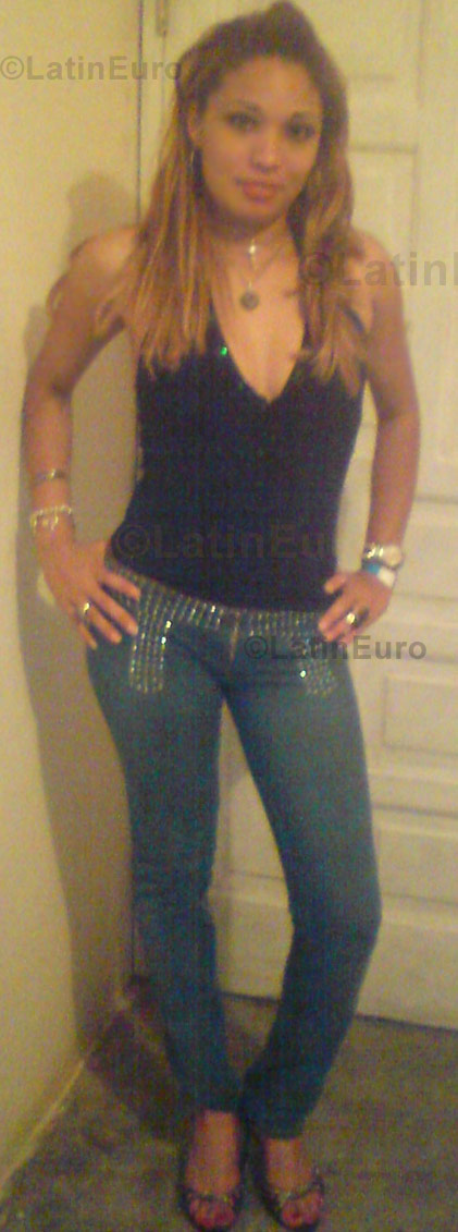 Date this tall Dominican Republic girl Ramona from Santo Domingo N-700