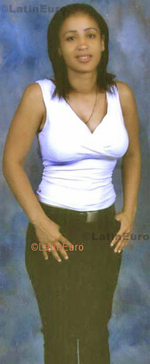 Date this young Dominican Republic girl Dayanara from Santiago N-951