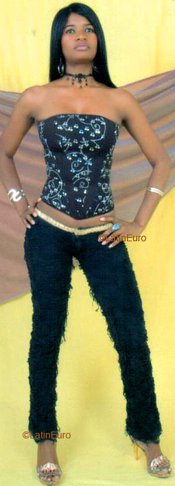 Date this happy Dominican Republic girl Eunise from San Cristobal N1679