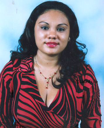 Date this delightful Honduras girl Glenis from La Ceiba N1695