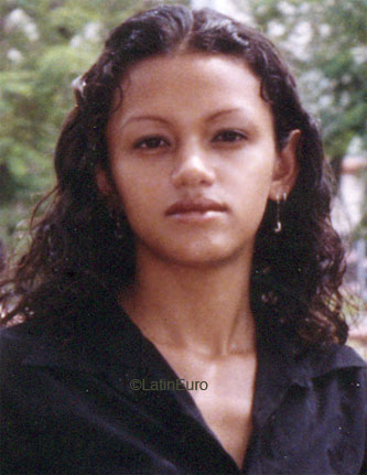 Date this attractive Honduras girl Reina from San Pedro Sula N2444
