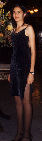 Date this nice looking Honduras girl Erika from San Pedro Sula N2731