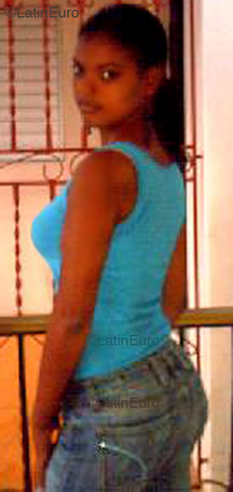 Date this happy Dominican Republic girl Alexandra from Nagua N281