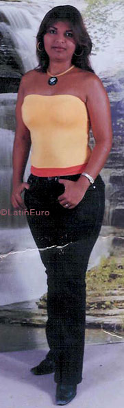 Date this attractive Any Country girl Rosa from  N2830