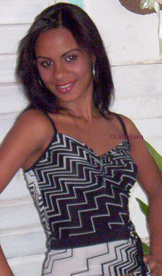 Date this funny Dominican Republic girl Esmeralda from Nagua N2961