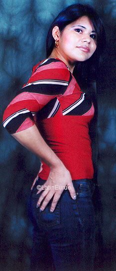 Date this foxy Honduras girl Yuny from San Pedro Sula N3066