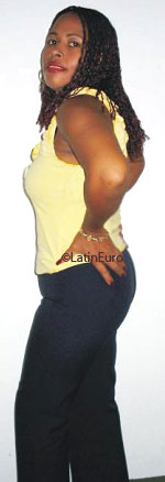 Date this attractive Any Country girl Laura from  N3163
