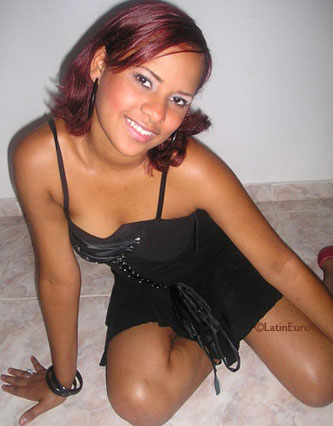 Date this funny Dominican Republic girl Soleny from Santiago N3418