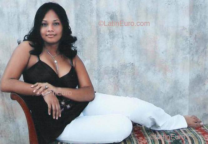 Date this beautiful Dominican Republic girl Juana from Barahona N429