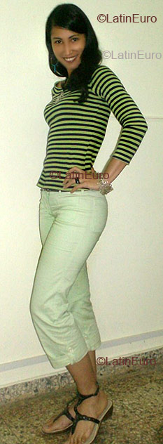Date this nice looking Any Country girl Milli from Santo Domingo N5