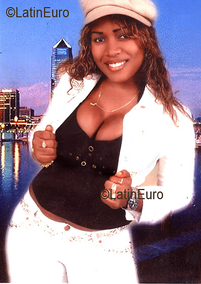 Date this sensual Mexico girl Yermis from San Pedro de Macoris N551