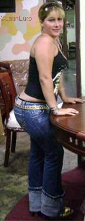 Date this attractive Any Country girl Cristina from  N552