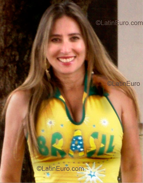 Date this tall Brazil girl Leila from Franca B1381