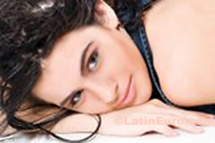 Date this gorgeous Brazil girl Marilyn from Rio De Janeiro B195