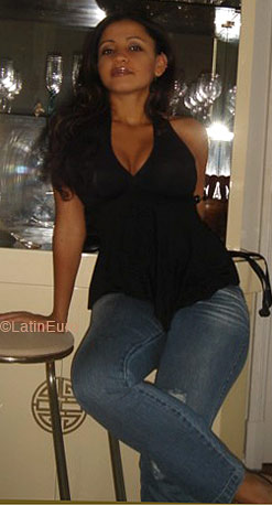 Date this foxy Brazil girl Monica from RIO DE JANEIRO B6571