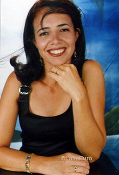 Date this athletic Brazil girl Leia from UBERLANDIA B6732