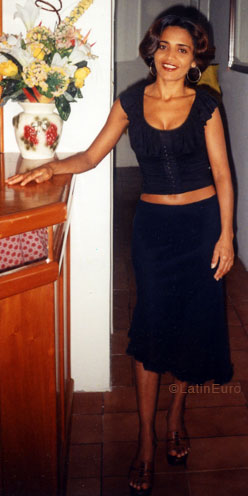 Date this foxy Brazil girl Maria from RECIFE B6781