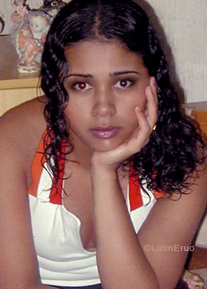 Date this nice looking Brazil girl Samara from GOIANIA B6798