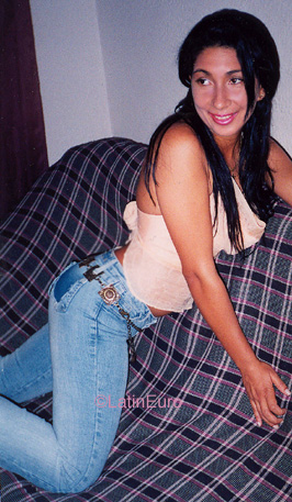 Date this good-looking Brazil girl Cristiane from RIO DE JANEIRO B9971