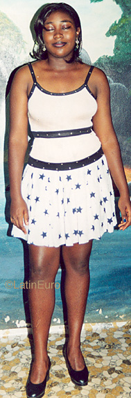 Date this good-looking Cameroon girl Carole from Yaounde N3968