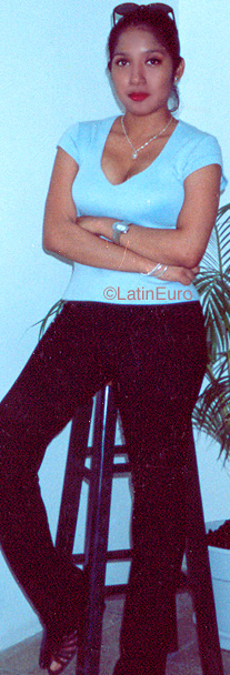 Date this voluptuous Panama girl Julia from  N3933