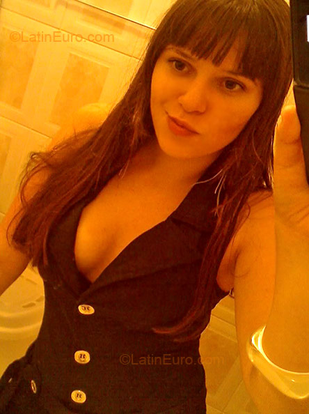 Date this gorgeous Brazil girl Jessica from Campinas BR60