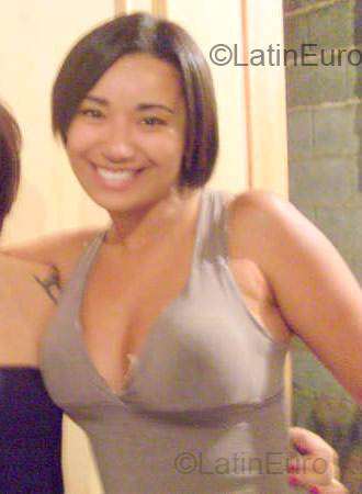 Date this athletic Brazil girl Debbye from Sao Paulo BR71