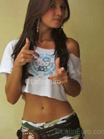 Date this good-looking Brazil girl Gyovanna from Porto Alegre BR127