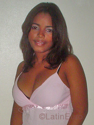 Date this lovely Dominican Republic girl Maria De Los Angeles from San Cristobal DO158