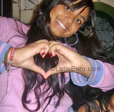 Date this cute Brazil girl Eduarda from Salvador BR272