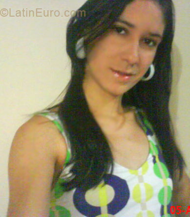 Date this gorgeous Brazil girl Amanda from Governador Valadares BR302