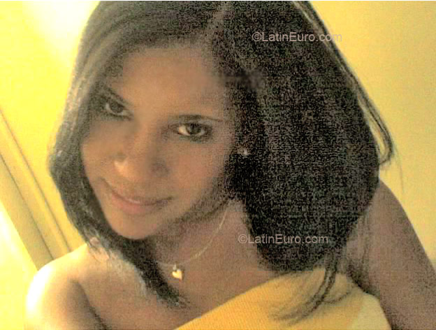 Date this voluptuous Dominican Republic girl Eloisa from Santo Domingo DO247