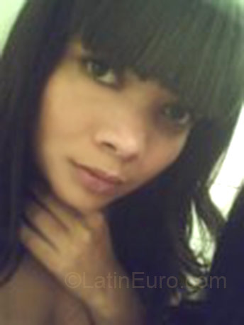 Date this delightful Brazil girl Damiris Cristina from Sao Carlos BR350