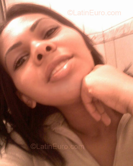 Date this pretty Brazil girl Aline Cristina from Maringa BR366