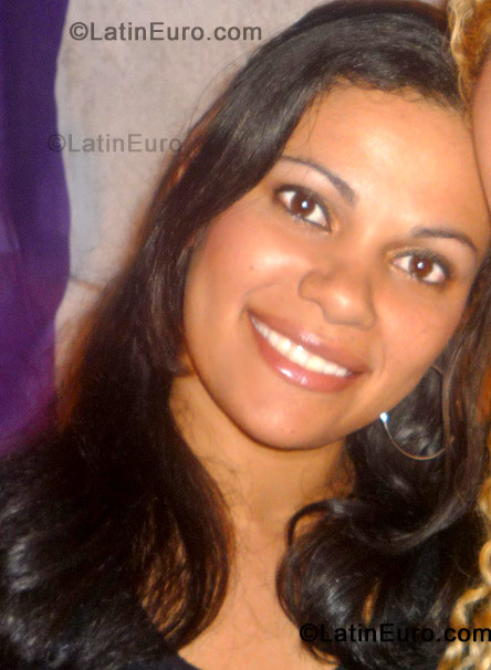 Date this happy Brazil girl Suzana from Rio De Janeiro BR443