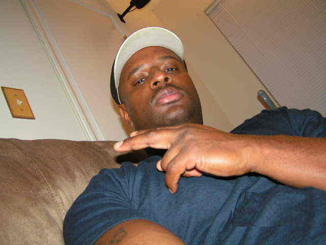 Date this attractive United States man Steven from Hampton US988