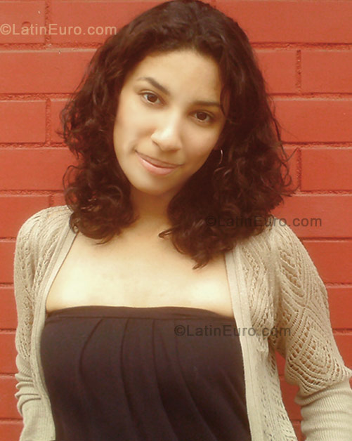 Date this stunning Brazil girl Ana Carolina from Rio De Janeiro BR474