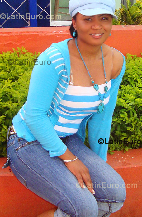 Date this hot Dominican Republic girl Rosa Iris from Santo Domingo DO350